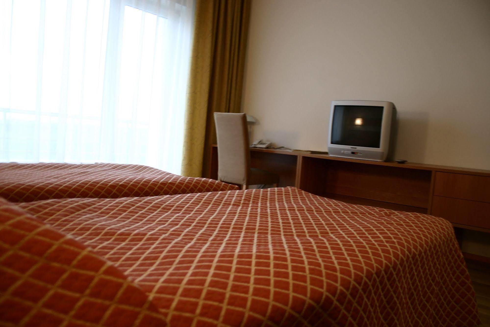 Raadimoisa Hotell Tartu Exterior foto